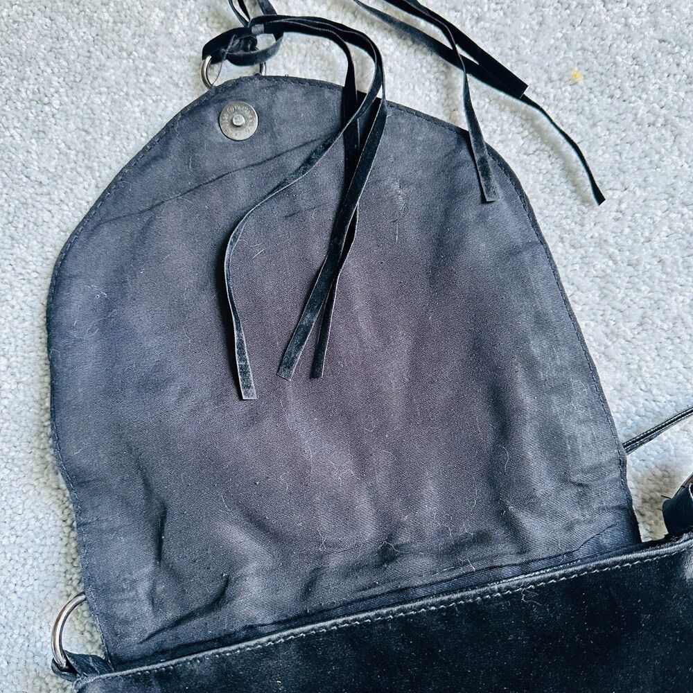 atmosphere studded Crossbody bag with fringe - Picture 9 of 13